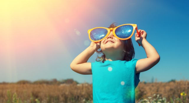 Pour éviter d'être myope, les enfants doivent passer du temps au soleil