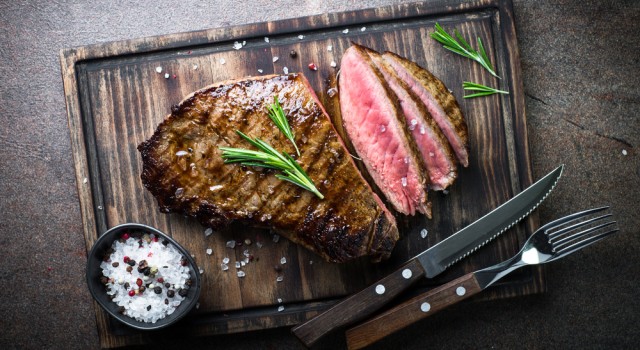 Comment diminuer la viande sans devenir végétarien à 100%