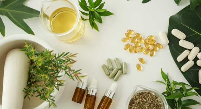 Plantes VS gélules : quelles sont les différences ?