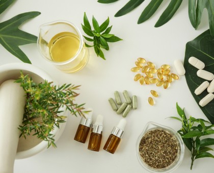 Plantes VS gélules : quelles sont les différences ?