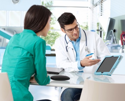 Pourquoi les femmes préfèrent-elles un gynécologue homme ?