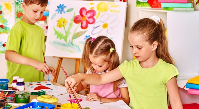 Enfants à la maison, comment les occuper ?