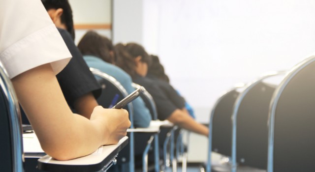 Pour réussir vos examens, mettez-vous à table !