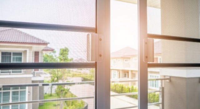 Des moustiquaires chez soi pour se sentir bien à la maison