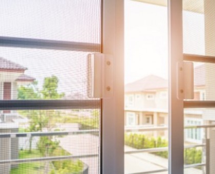 Des moustiquaires chez soi pour se sentir bien à la maison