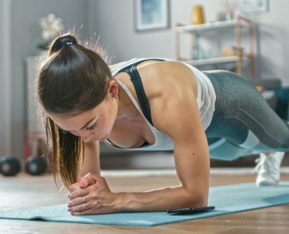 Sport : comment se tonifier chez soi sans équipement ?