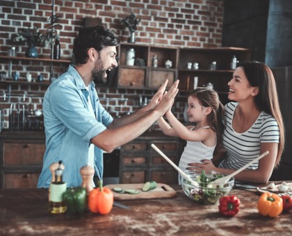 10 réflexes faciles à adopter pour mieux manger au quotidien