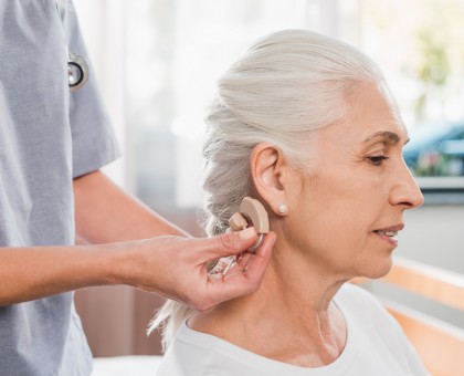 Quel budget faut-il prévoir pour une prothèse auditive ?