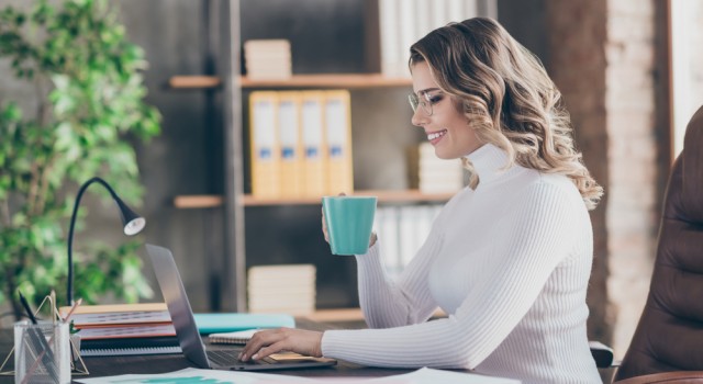 Écrans, lumière bleue : nos conseils pour atténuer la fatigue oculaire