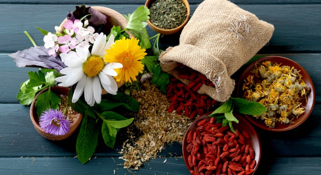 Composer sa pharmacie naturelle maison : les indispensables