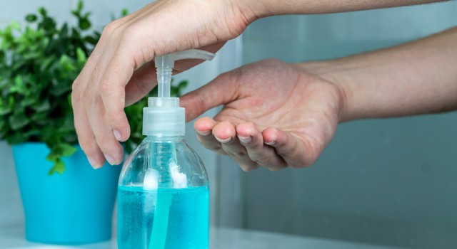 Est-ce que le gel hydroalcoolique est plus efficace que le savon ?