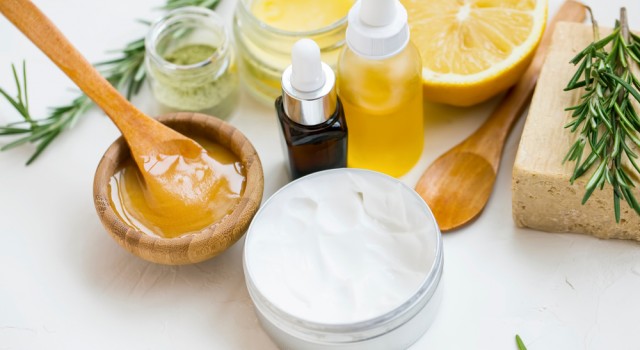 Comment se débarrasser des points noirs de façon naturelle ?