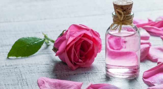 Les différentes utilisations de l'eau de rose