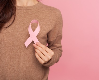 Prévention cancer du sein : comment s'auto-palper ?