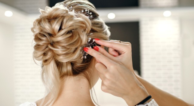Les coiffures de mariage les plus romantiques pour un grand jour inoubliable