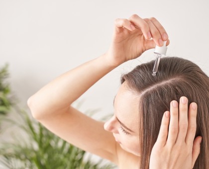 La routine de soins capillaires pour des cheveux sains en hiver