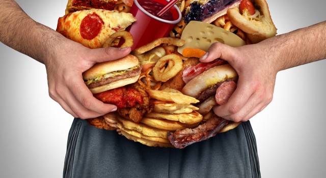 Comment la pleine conscience peut aider à contrôler le grignotage