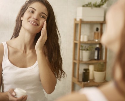 Routine beauté du soir : secrets pour une peau éclatante au réveil