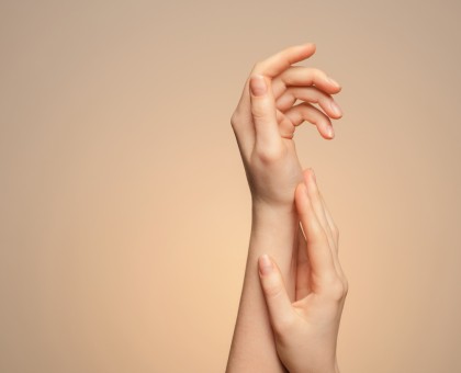 Comment prendre soin de ses mains naturellement ?