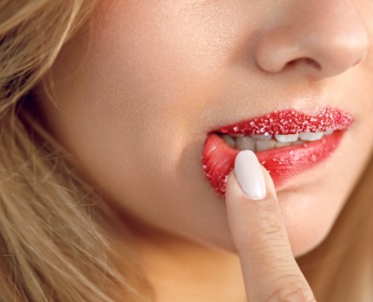Comment faire un gommage maison pour les lèvres ?