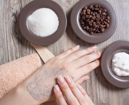 Comment faire un gommage maison pour les mains ?