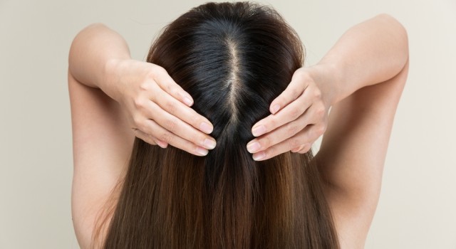 Comment faire un soin du cuir chevelu maison ?