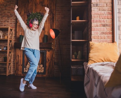 Danser chez soi pour libérer le stress