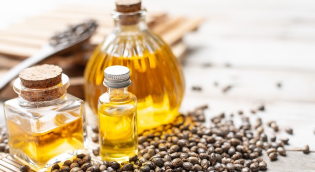Huile de ricin : l’ingrédient miracle pour vos cils, cheveux et ongles