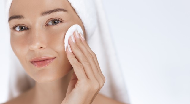 Routine visage minimaliste : que garder vraiment ?
