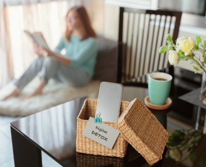 Digital detox : 7 habitudes pour se reconnecter à l’instant présent