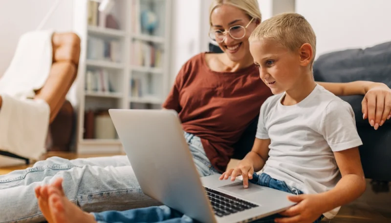 Écrans et adolescents : trouver le bon équilibre