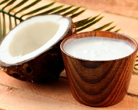 DIY : Masque cheveux nourrissant au lait de coco et à l’ylang-ylang