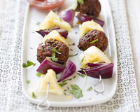 Brochettes reblochon et boulettes de viande parfumées