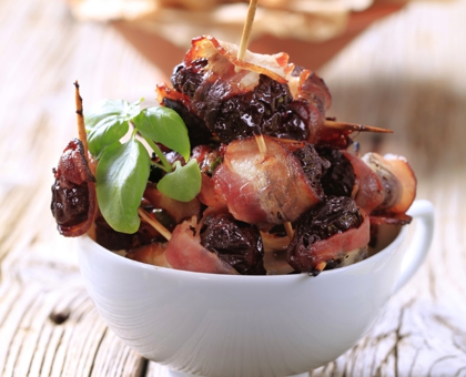 Bouchées de pruneaux au jambon de Bayonne