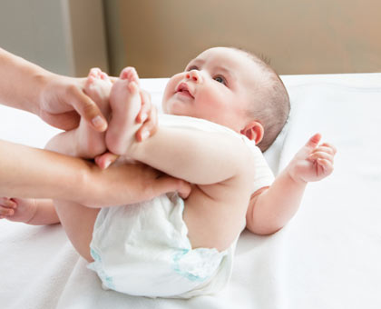 Lingettes et laits de toilette pour bébé : attention danger !