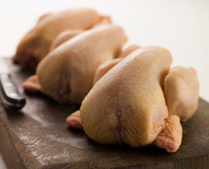 Laver le poulet avant de le cuire : attention danger !
