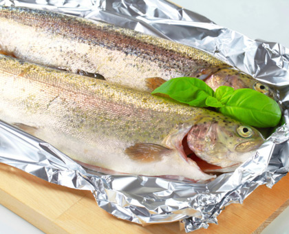 Papillotes de truite au basilic