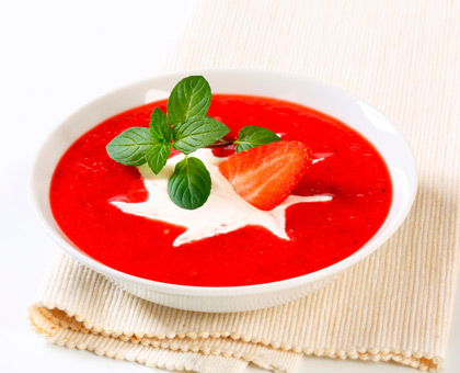 Soupe de fraises et petit-suisse