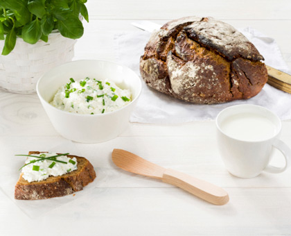 Timbales fromagères aux graines et aux herbes