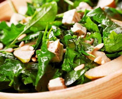 Salade d’épinards au roquefort et aux poires