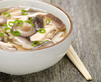 Soupe de bœuf aux champignons noirs