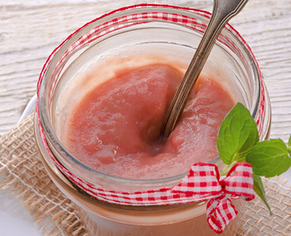 Compote de rhubarbe vanillée au gingembre