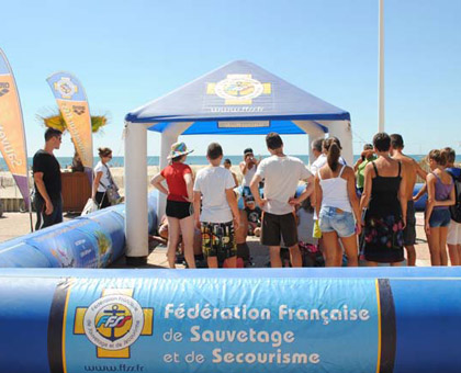 Sauveteur Tour 2014 : les gestes qui sauvent de la noyade expliqués à tous