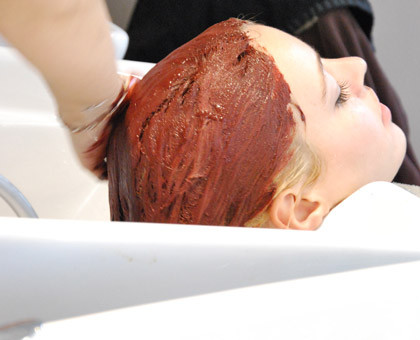 Cheveux : on passe à la coloration végétale, bio et écolo !