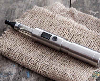 La cigarette électronique moins dangereuse que le tabac ?