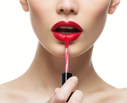 Maquillage : comment bien dessiner sa bouche ?