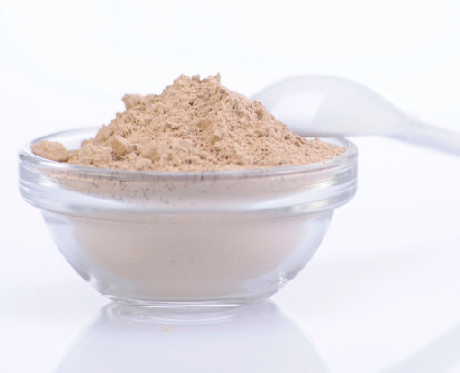 Dentifrice maison à l'argile blanche et à l'huile essentielle de menthe