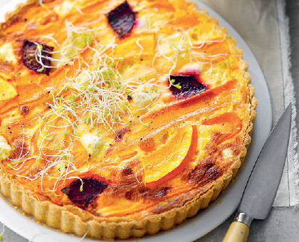 Quiche aux légumes d’hiver et au chèvre frais, salade de graines germées