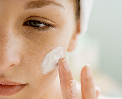 Comment bien appliquer ses soins de beauté ?