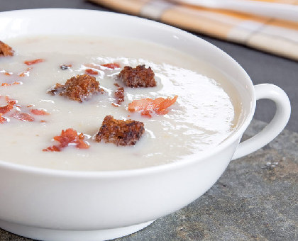 Velouté d'endives au pain d'épices et bacon croustillant